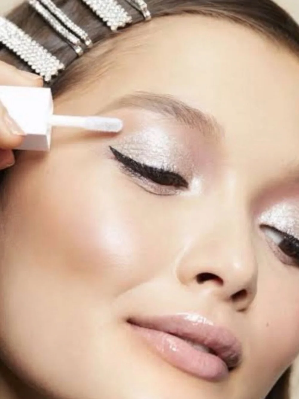 ELF Liquid Glitter eyeshadow topper in DISCO NIB - Picture 4 of 7